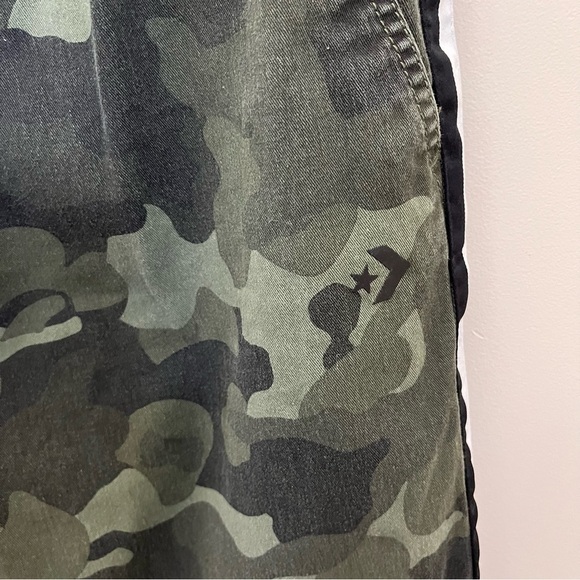 Converse Women’s Camo Green Ankle Length Pants Contrast Side Stripe M - Picture 12 of 16
